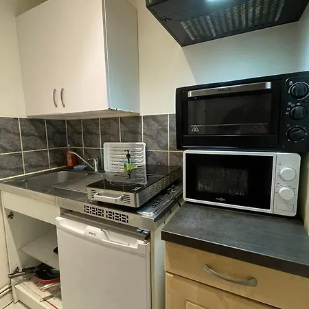 Studio Hascoet Apartment